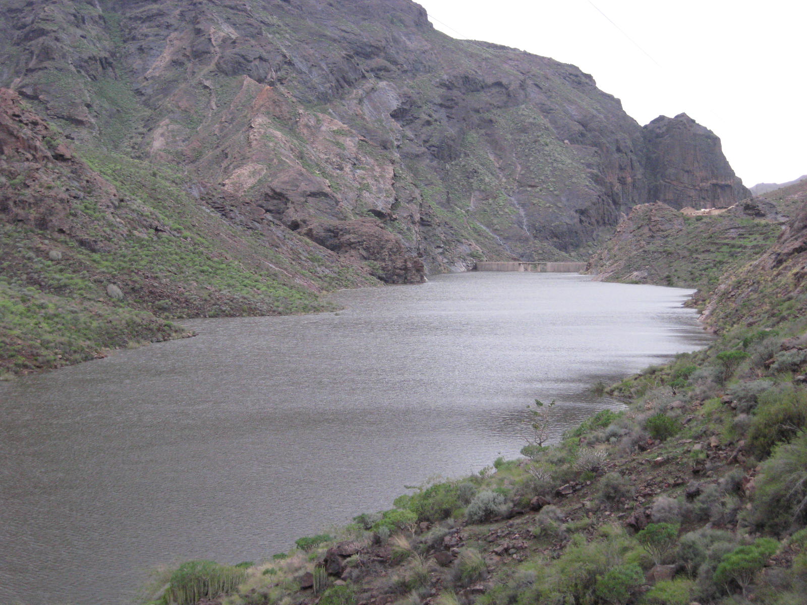 Vista de la presa de Caidero de la Niña